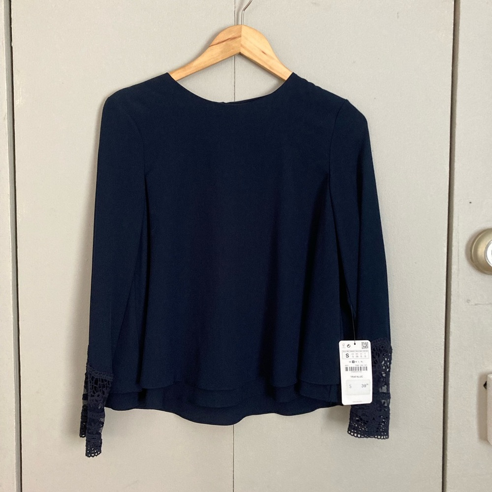 NWT ZARA Navy Blue Blouse with laced cuffs, size small